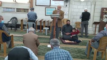 من صدق الله أطاعه