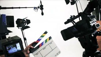 لا تسلموا عقولكم للإعلام ح٤