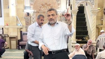 نحن الذين نكتب التاريخ بمداد من نور!!