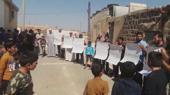 وقفة بعنوان: لا للدساتير الوضعية نعم لدستور أساسه الوحيد عقيدتنا الإسلامية || ريف إدلب الجنوبي